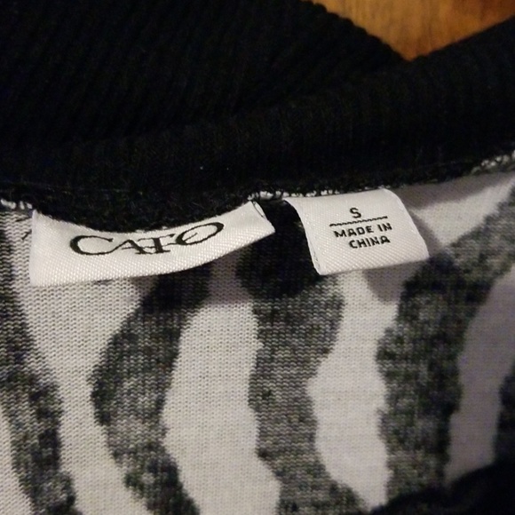 💜3/$20 Zebra print cowl neck shirt - Picture 3 of 5